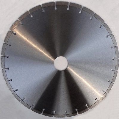 花こう岩の石切り場の石のダイヤモンドの刃450mmの中心2.8mmの区分32